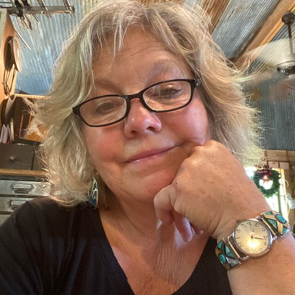 Meet your Posher, Connie - Picture 1 of 1